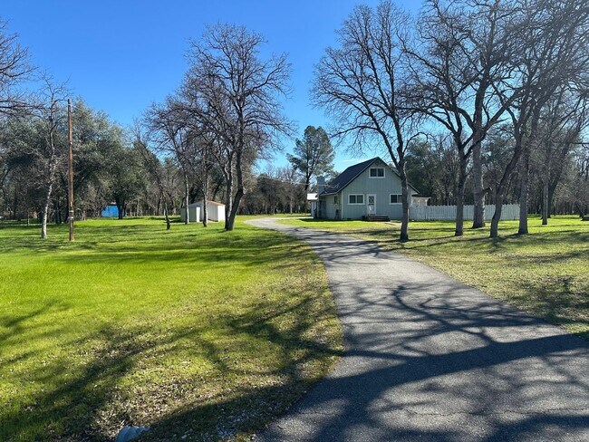 Photo - Country Living on 4.6 Acres – 3 Bedroom / 2 Bathroom Home in Cottonwood