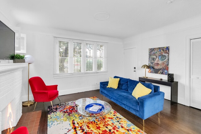 Photo - 17185 Quincy St