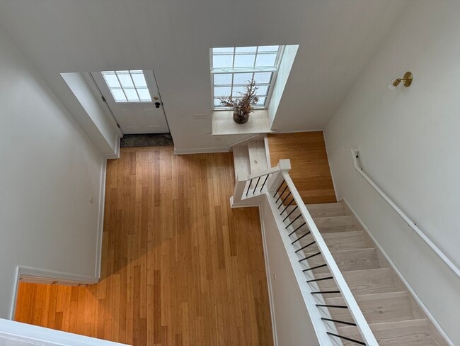 Photo - 17 W Main St Unidad Loft