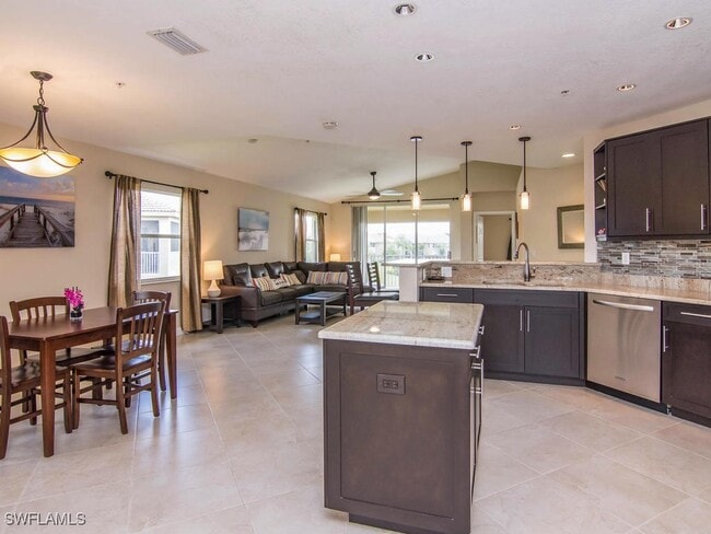 Building Photo - 6610 Huntington Lakes Cir Unit 201