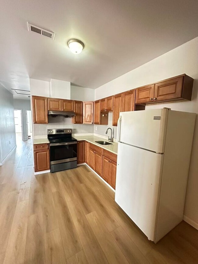 Building Photo - 1001 Arch St Unit 4f