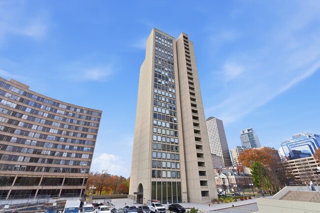 Building Photo - 1 Gold St Unit APT 11F