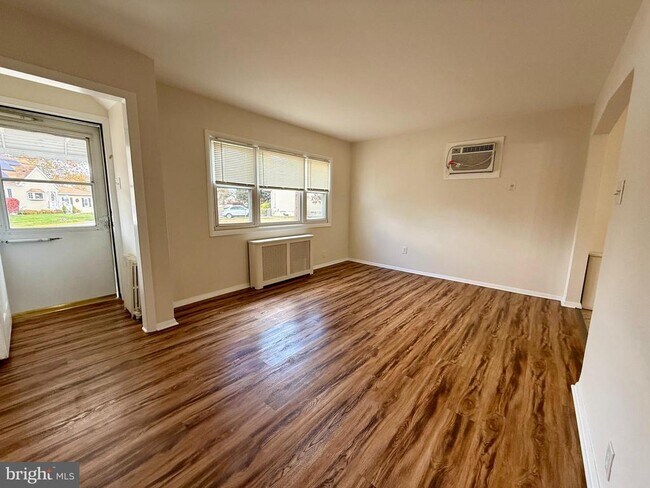 Photo - 1132 Howard Ave