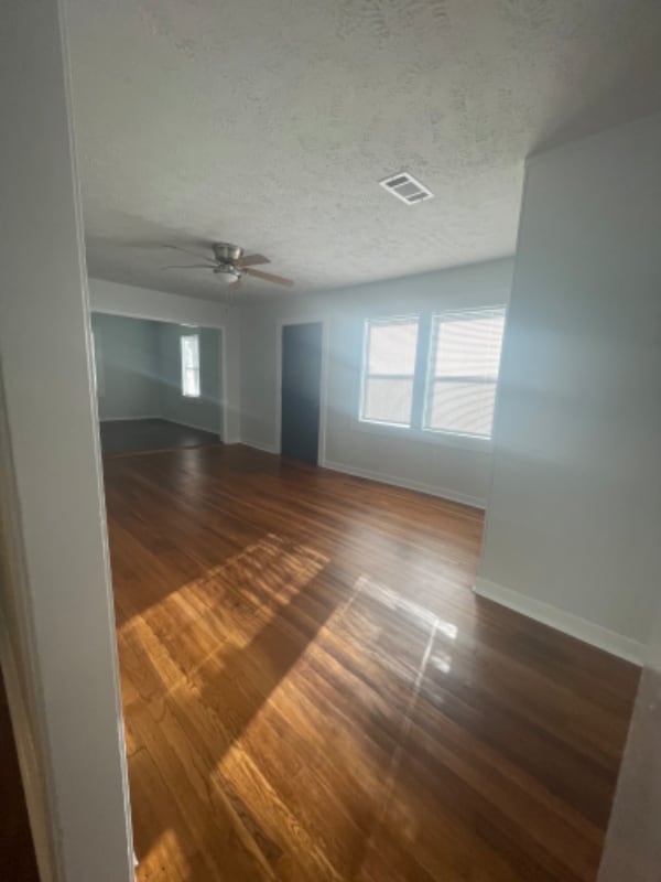 Photo - 152 Joseph St