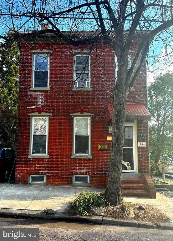 Photo - 144 Beech St