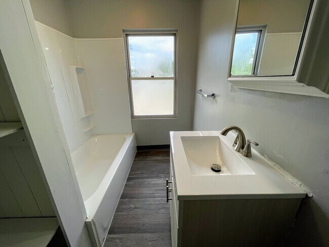 Photo - 117 Crawford Ave Unit 3