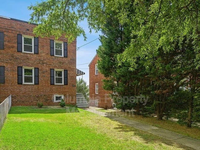 Photo - 5053 11th St NE