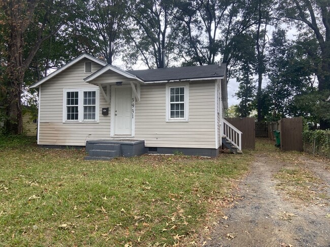 Building Photo - 3931 Bearwood Ave