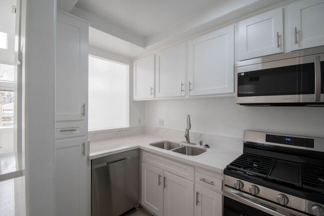 Photo - 425 N Alvarado St Unit 102