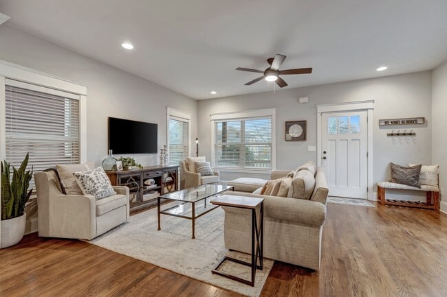 Photo - 1302A Stainback Ave