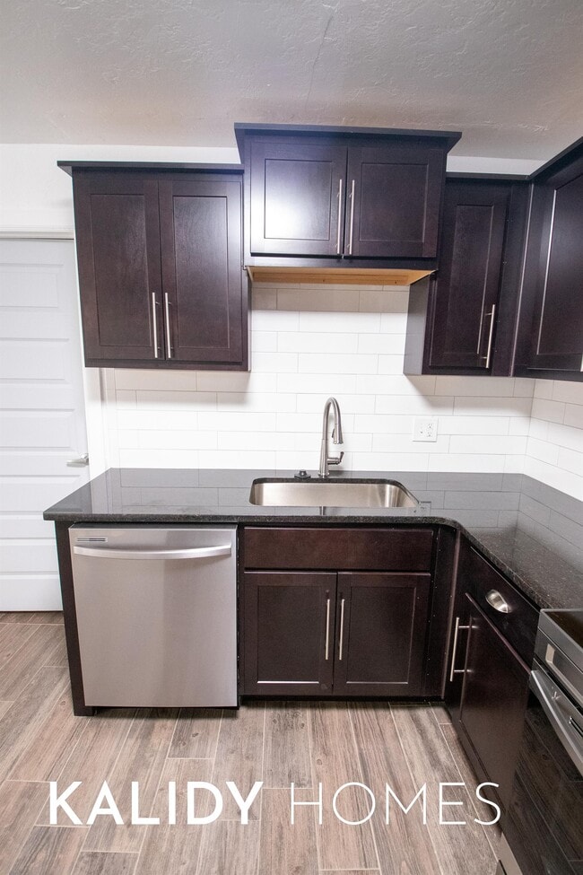 Photo - 816 S Santa Fe Dr