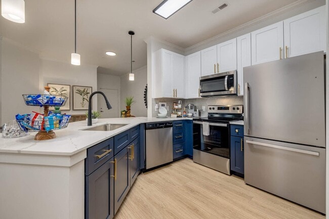 The Banks at Rivergate, Charlotte, NC, Kitchen - The Banks at Rivergate Rental