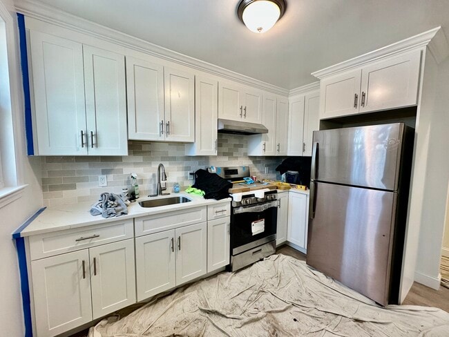 Building Photo - 25 Harrison Ave Unit 2