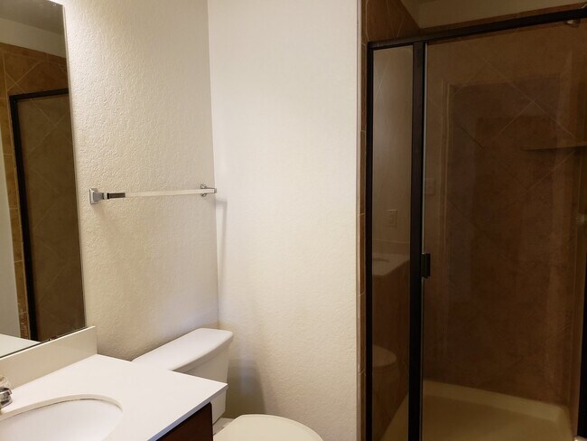 Photo - 5 Bedroom house for rent