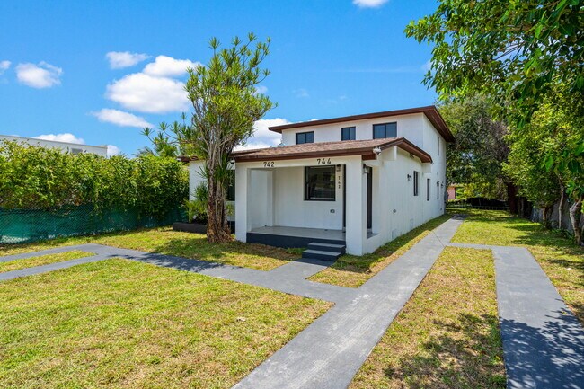 Photo - 742 NW 70th St Unidad 742 NW 70 ST