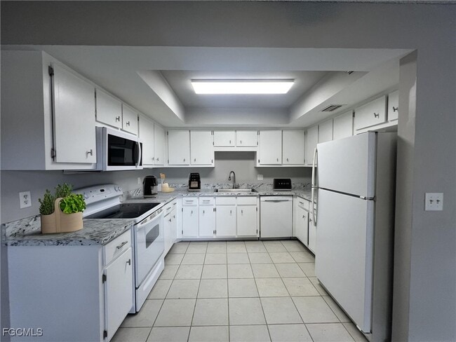 Building Photo - 639 SE 13th Ave Unit 120 Rental