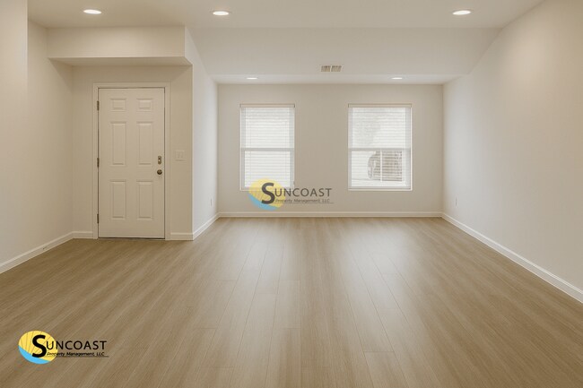 Photo - 355 Reeves St