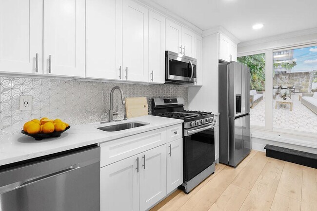 Photo - 154 S 4th St