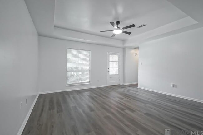 Photo - 14211 Parkridge Dr