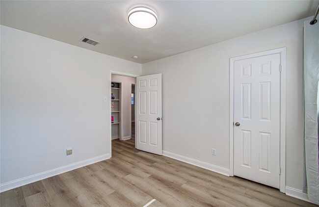 Photo - 5926 Ettrick Dr