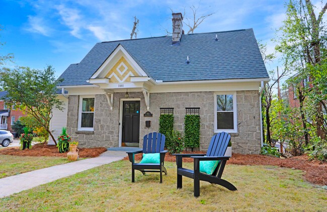 Building Photo - Pre-Leasing for the 26-27 School Year! - C... Unit 1 Rental