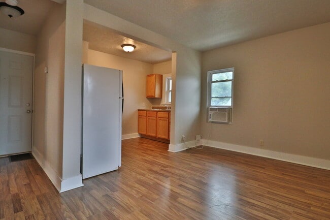 Photo - 3225 N Lewis Ave Unidad 3225-04
