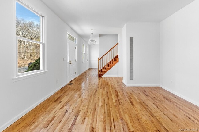 Photo - 1871 Edwards Ave