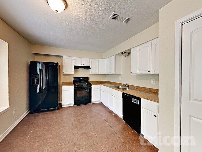 Photo - 6515 Ridge Cir Dr