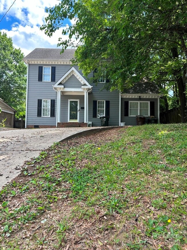 Photo - 1709 Rolling Rd House