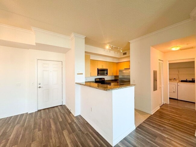 Photo - 2421 NE 65th St