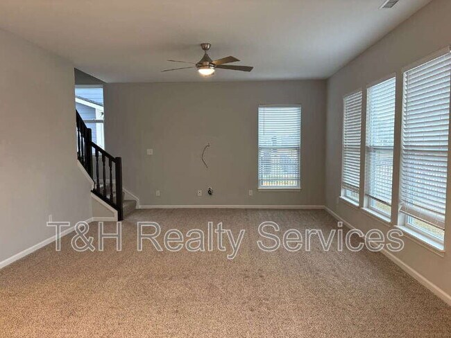 Photo - 19195 Horsewood Dr