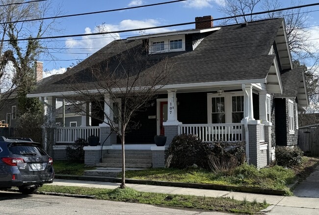 Photo - 107 W Geer St