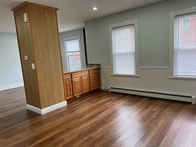 Photo - 30 May St Unit 2
