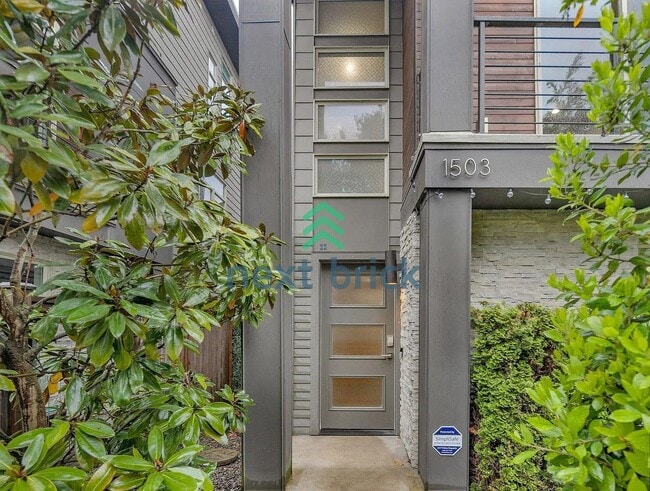 Photo - 3BR / 3BA Single-Family Home in Desirable Seattle Neighborhood