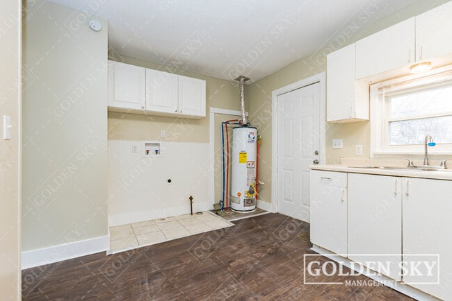 Photo - 628 W Memorial Dr