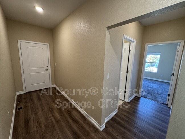 Photo - 770 Thimbleberry Point