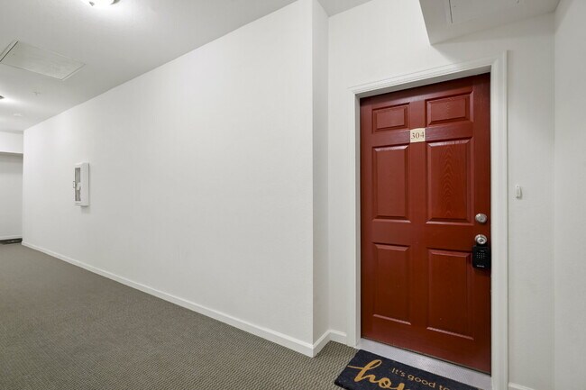 Photo - Spacious 3 bedroom in gated community Unit 5-304