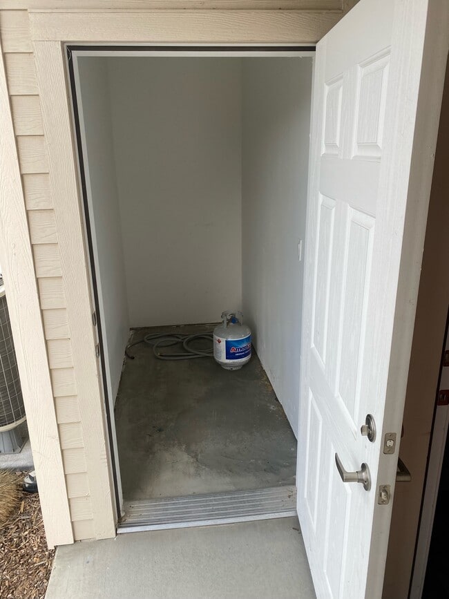 4x8 Storage unit