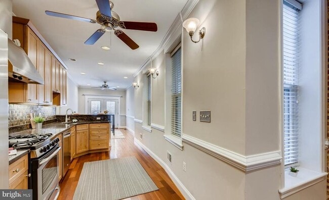 Photo - 130 W Ostend St
