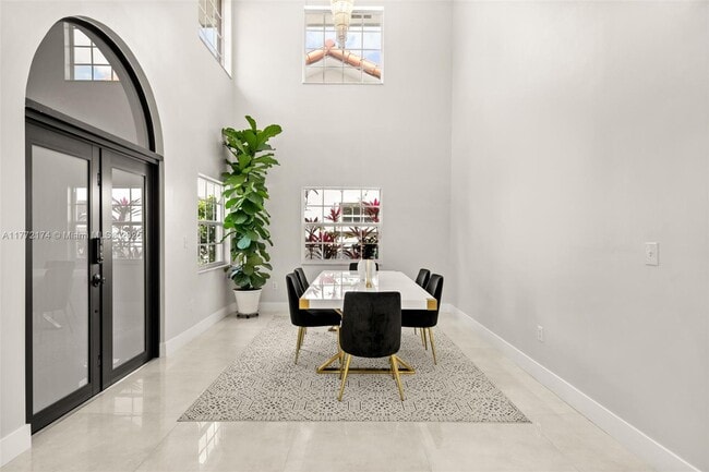 Photo - 911 SW 57th Ave