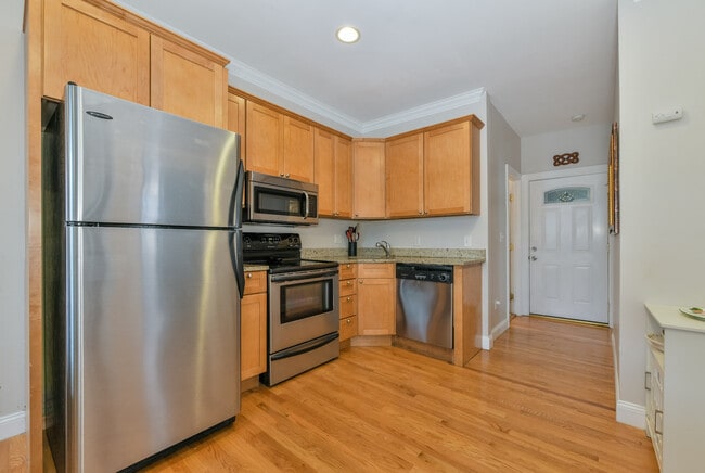 Photo - 277 Silver St Unidad 2