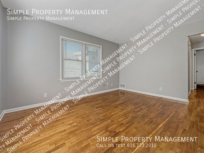 Photo - 535 Howard St SE