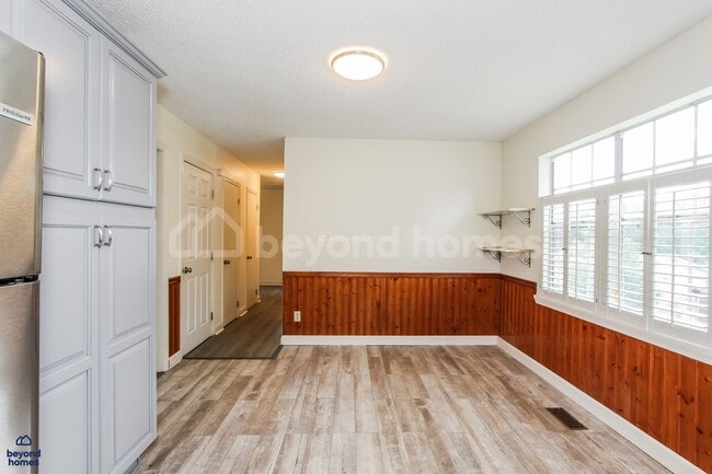 Photo - Charming & Move-In Ready Home in Hickory Hills!