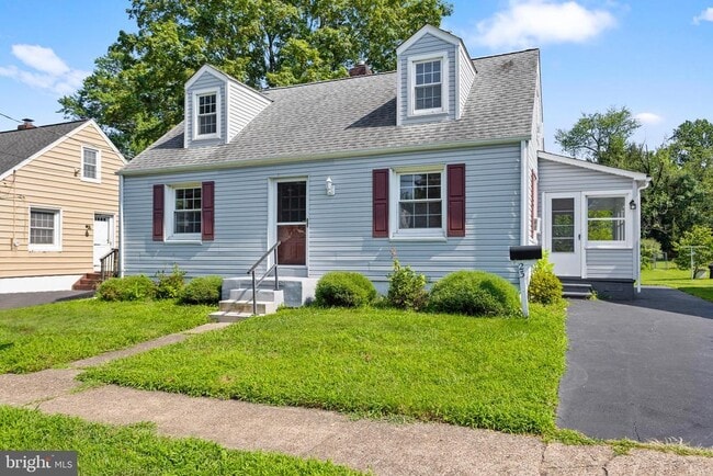 Building Photo - 23 W Upper Ferry Rd Rental