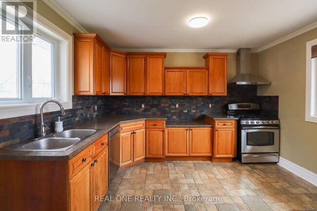 Photo - 130 Mayfield Dr
