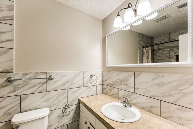 Photo - 3928 Croydon Rd