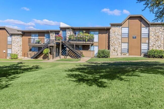 Photo - 3101 W Northgate Dr Unit d1