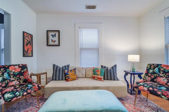 Photo - 501 W 41st St