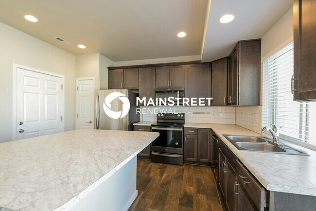Photo - 3 Bedroom Pet-Friendly Home in Denver, CO with Main Street Renewal