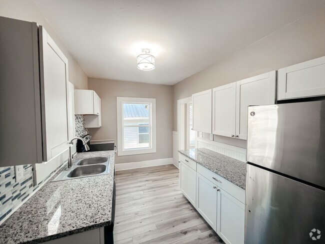 Building Photo - 302 New St Rental